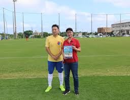 水里的：尖叫 岸上的：看起来好好玩