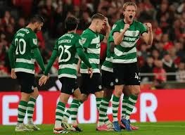 没点球！迈阿密禁区内头球顶到对方手臂裁判未吹罚，苏牙抱怨染黄